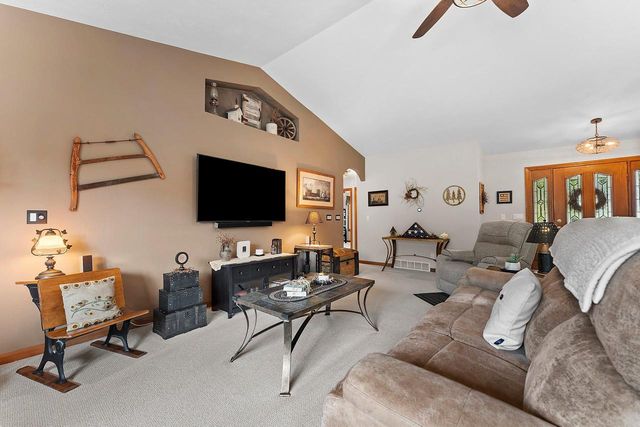 1038 HOKS RIDGE LANE, De Pere, WI 54115