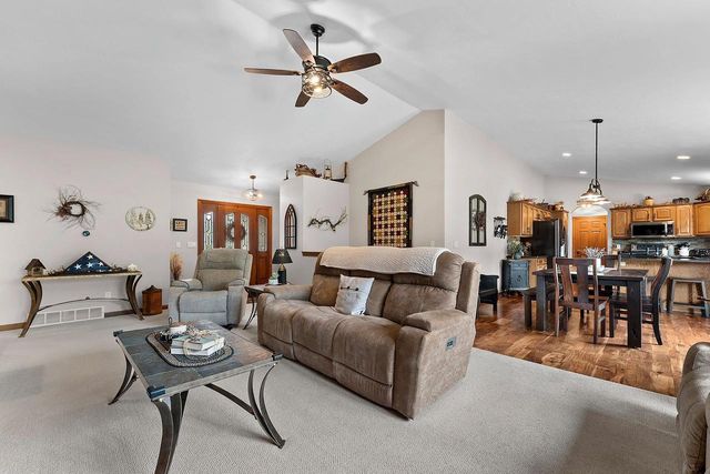 1038 HOKS RIDGE LANE, De Pere, WI 54115