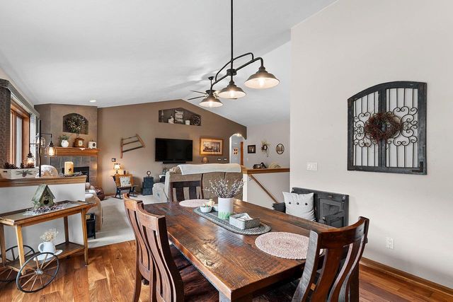 1038 HOKS RIDGE LANE, De Pere, WI 54115