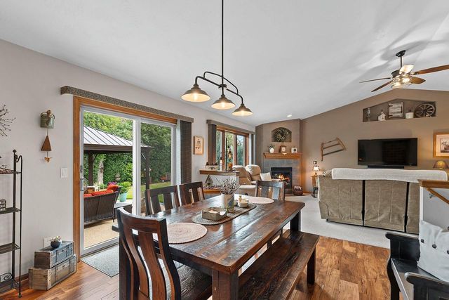 1038 HOKS RIDGE LANE, De Pere, WI 54115