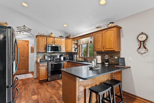 1038 HOKS RIDGE LANE, De Pere, WI 54115