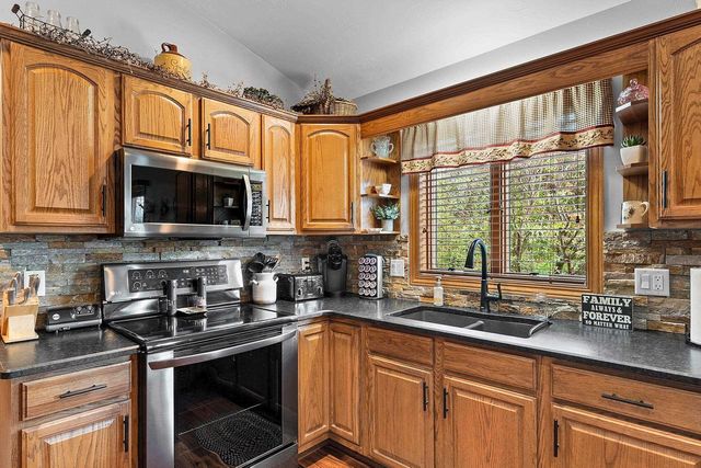 1038 HOKS RIDGE LANE, De Pere, WI 54115