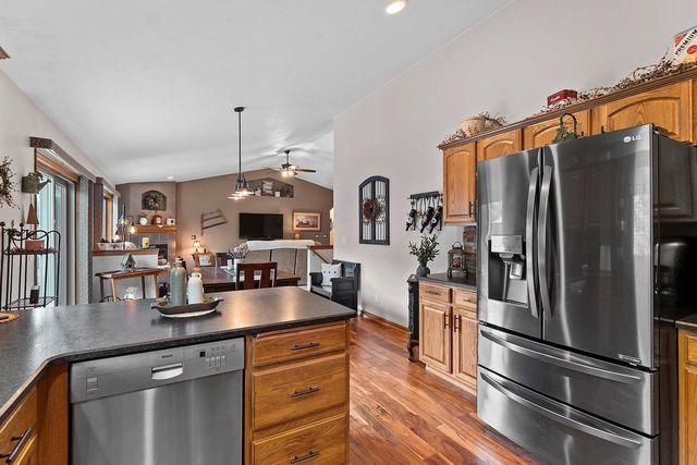 1038 HOKS RIDGE LANE, De Pere, WI 54115