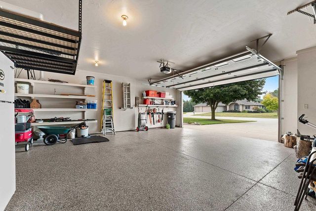 1038 HOKS RIDGE LANE, De Pere, WI 54115