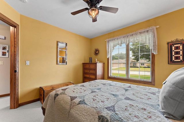 1038 HOKS RIDGE LANE, De Pere, WI 54115