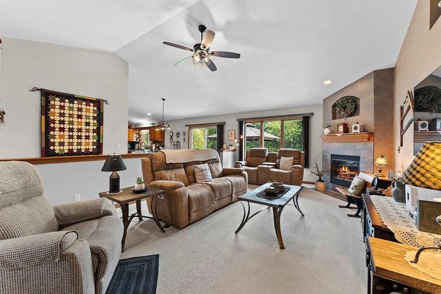 1038 HOKS RIDGE LANE, De Pere, WI 54115