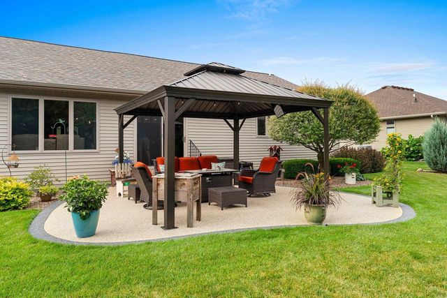 1038 HOKS RIDGE LANE, De Pere, WI 54115