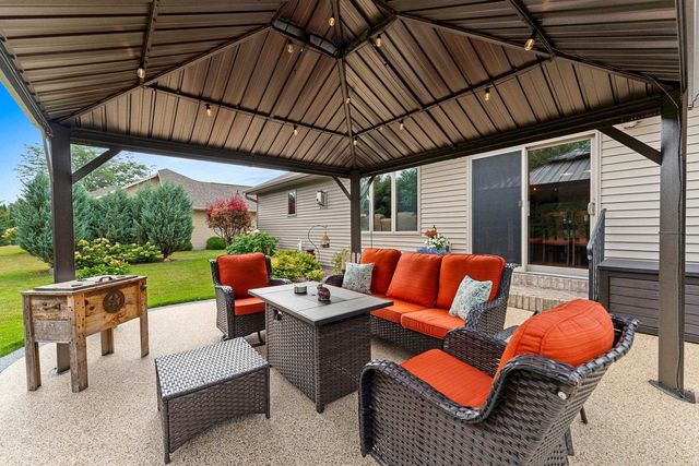 1038 HOKS RIDGE LANE, De Pere, WI 54115