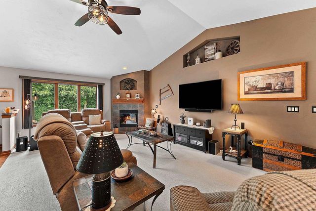 1038 HOKS RIDGE LANE, De Pere, WI 54115