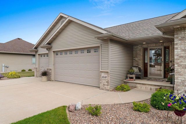 1038 HOKS RIDGE LANE, De Pere, WI 54115