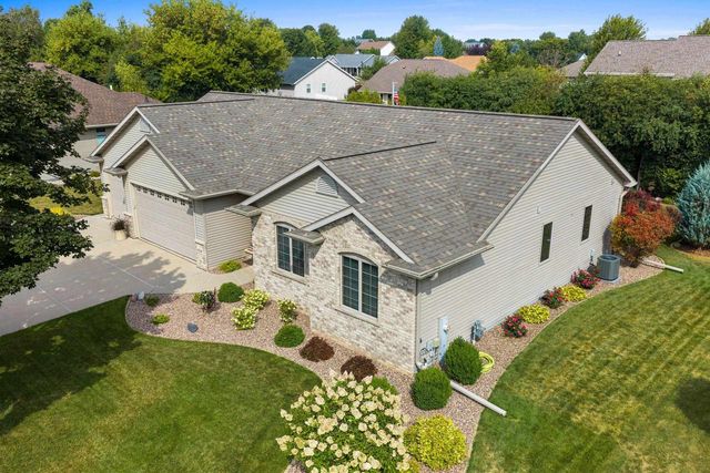 1038 HOKS RIDGE LANE, De Pere, WI 54115