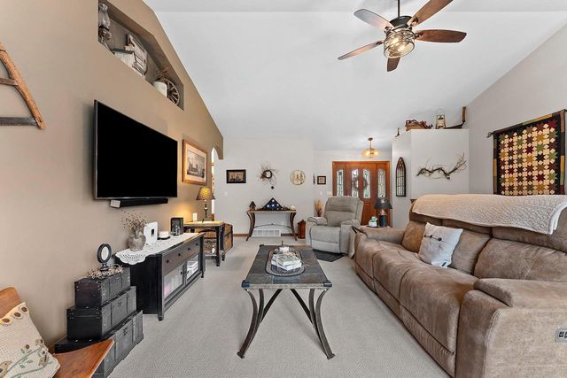 1038 HOKS RIDGE LANE, De Pere, WI 54115