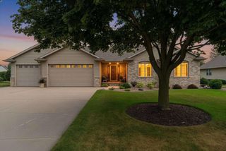 1038 HOKS RIDGE LANE, De Pere, WI 54115