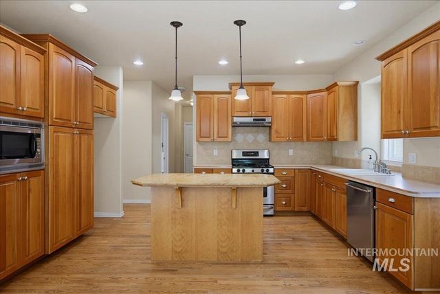 1948 S Riverford Pl, Eagle, ID 83616