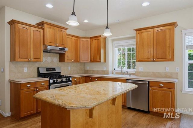 1948 S Riverford Pl, Eagle, ID 83616