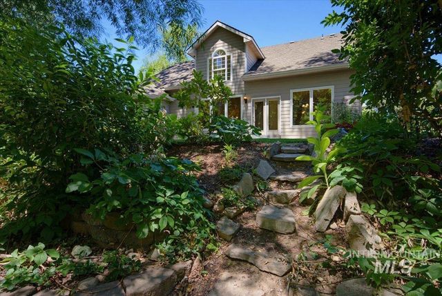 1948 S Riverford Pl, Eagle, ID 83616