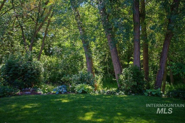 1948 S Riverford Pl, Eagle, ID 83616