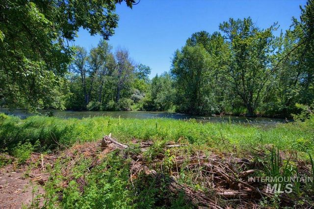 1948 S Riverford Pl, Eagle, ID 83616