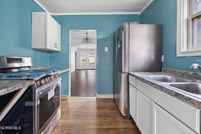 1206 Warwick Avenue, Toledo, OH 43607