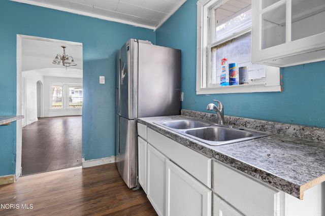 1206 Warwick Avenue, Toledo, OH 43607