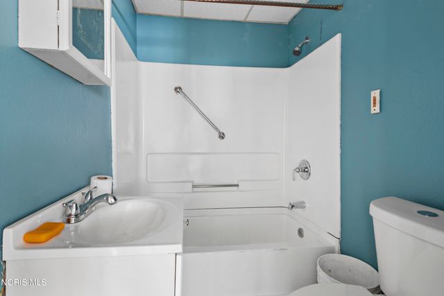 1206 Warwick Avenue, Toledo, OH 43607