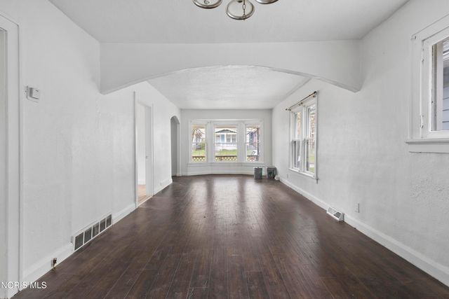 1206 Warwick Avenue, Toledo, OH 43607