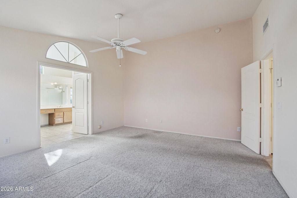 Image 13 of property listing at 9729 W BURNETT Road, Peoria, AZ 85382