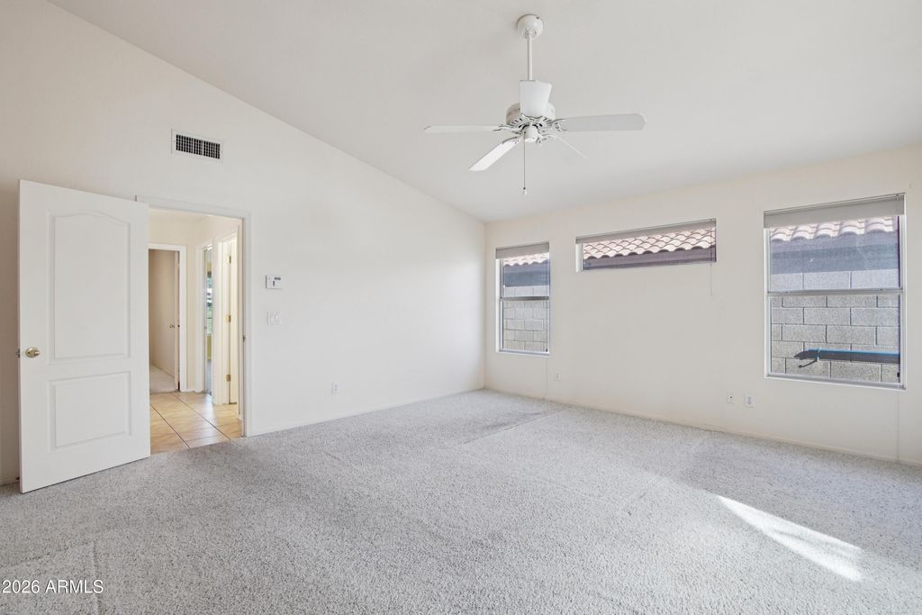 Image 14 of property listing at 9729 W BURNETT Road, Peoria, AZ 85382