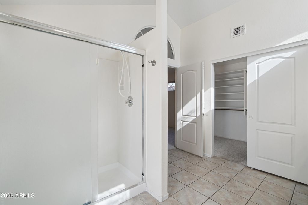 Image 16 of property listing at 9729 W BURNETT Road, Peoria, AZ 85382