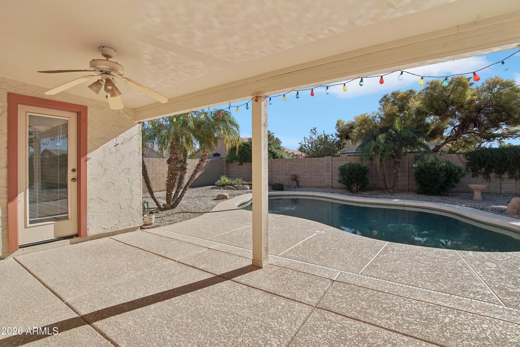 Image 24 of property listing at 9729 W BURNETT Road, Peoria, AZ 85382