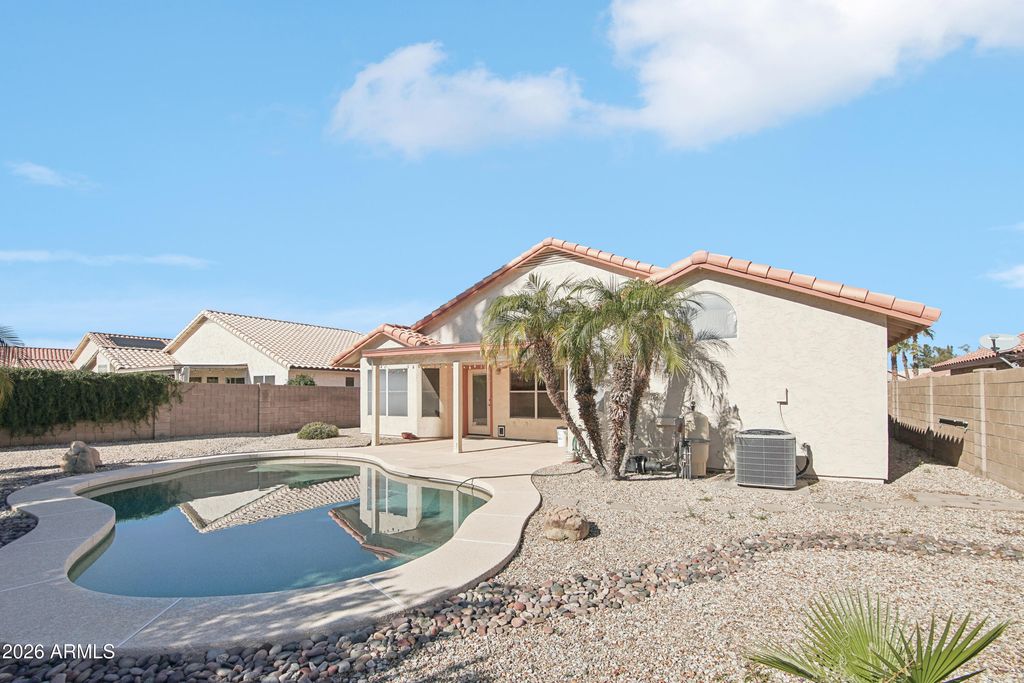 Image 27 of property listing at 9729 W BURNETT Road, Peoria, AZ 85382