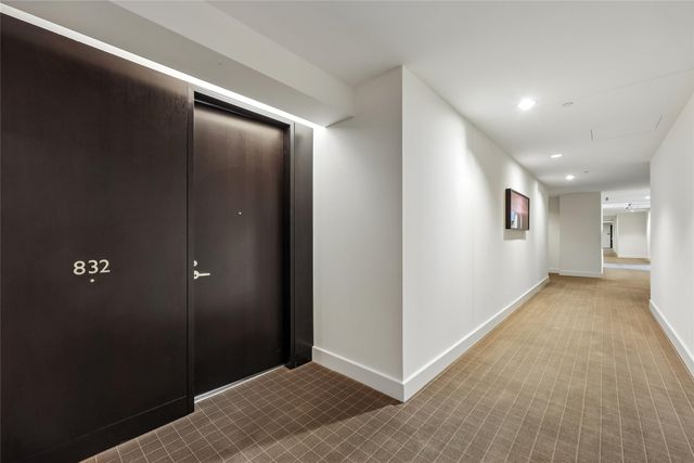 2408 Victory Park Lane 832, Dallas, TX 75219