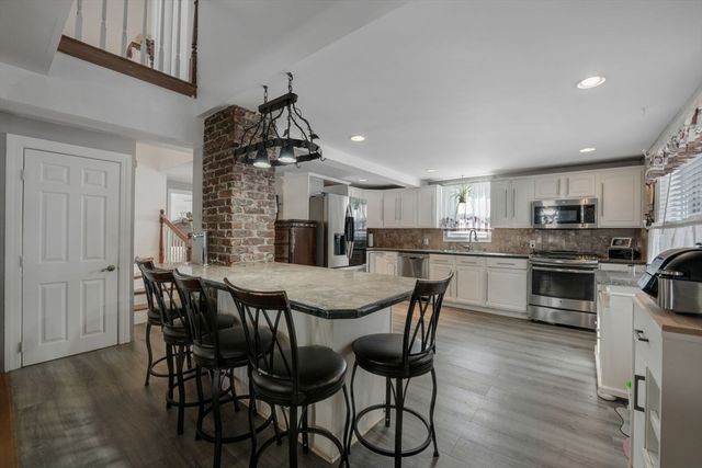 235 Chaveson St, Fall River, MA 02723