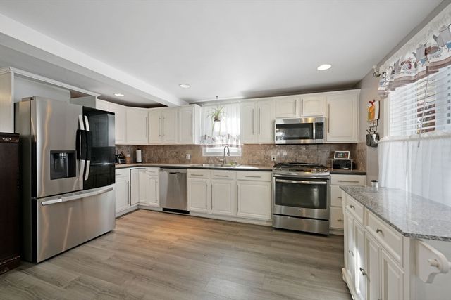 235 Chaveson St, Fall River, MA 02723