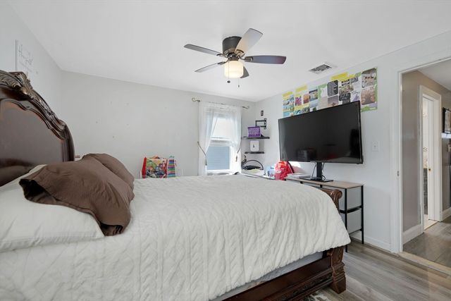 235 Chaveson St, Fall River, MA 02723