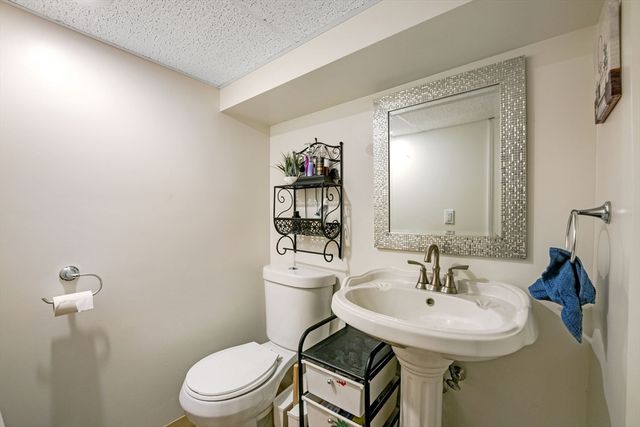 235 Chaveson St, Fall River, MA 02723