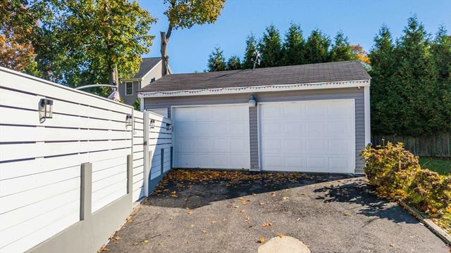 235 Chaveson St, Fall River, MA 02723