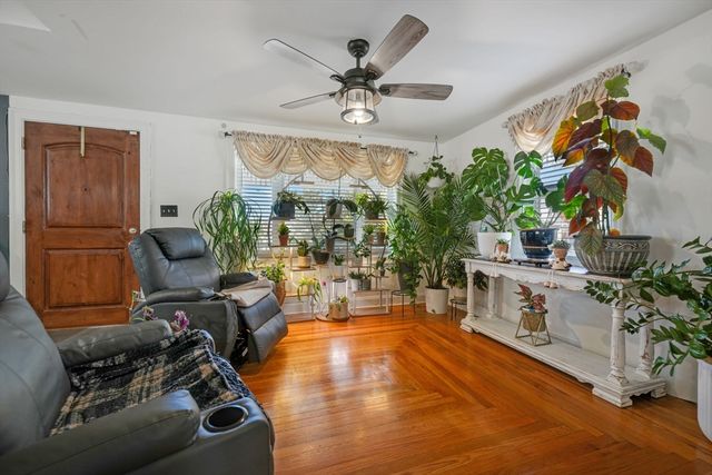 235 Chaveson St, Fall River, MA 02723