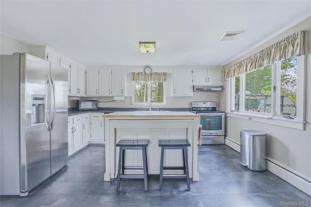 711 Neighborhood Road, Lake Katrine, NY 12449