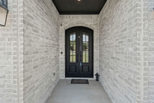 8732 Fullerton Drive, Cleburne, TX 76033