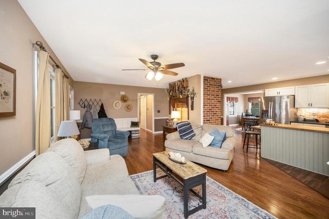 3201 LAKEVIEW PKWY, Locust Grove, VA 22508