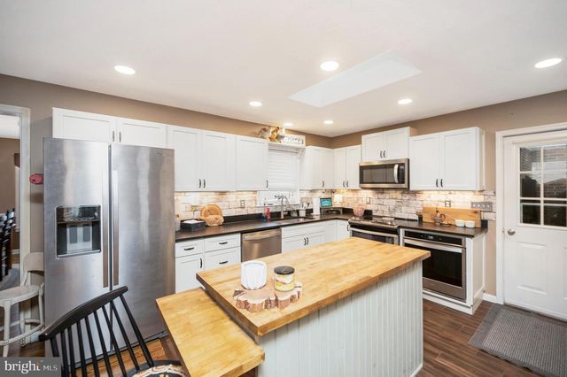 3201 LAKEVIEW PKWY, Locust Grove, VA 22508