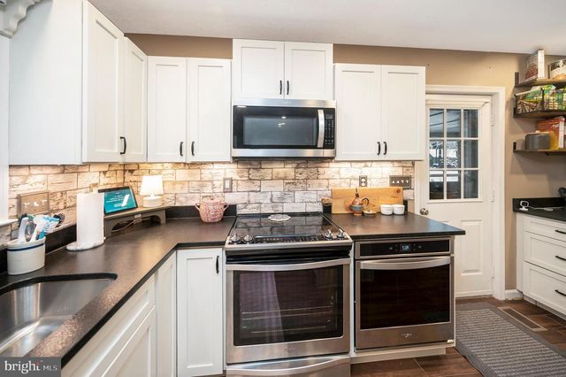 3201 LAKEVIEW PKWY, Locust Grove, VA 22508