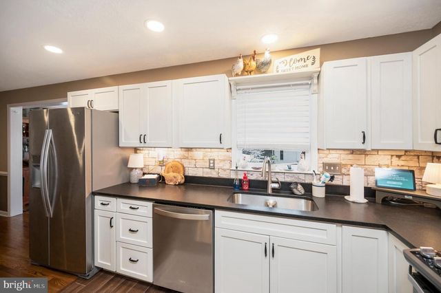 3201 LAKEVIEW PKWY, Locust Grove, VA 22508