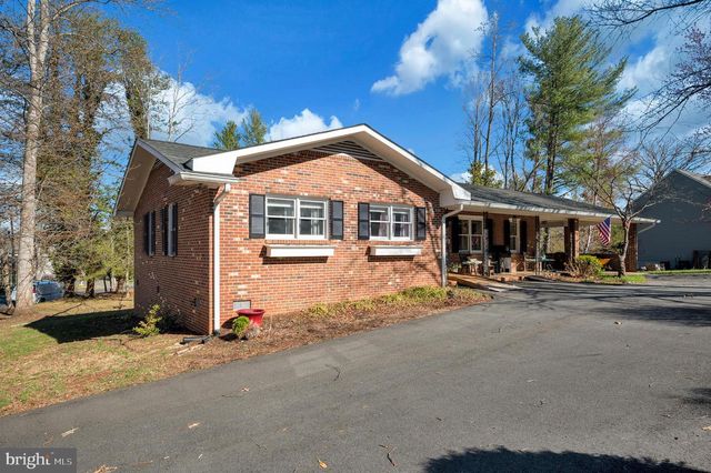 3201 LAKEVIEW PKWY, Locust Grove, VA 22508