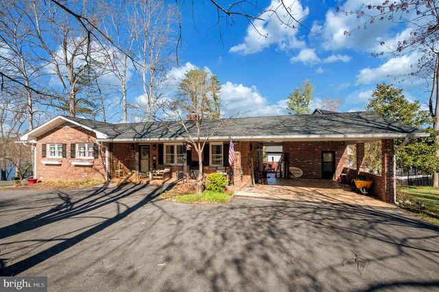 3201 LAKEVIEW PKWY, Locust Grove, VA 22508