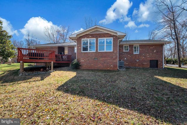 3201 LAKEVIEW PKWY, Locust Grove, VA 22508