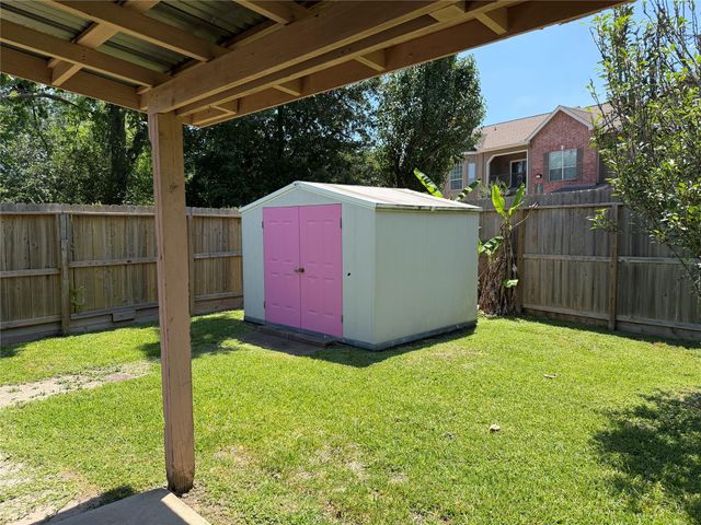 8027 Wind Forest Drive, Houston, TX 77040
