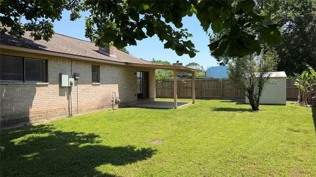 8027 Wind Forest Drive, Houston, TX 77040
