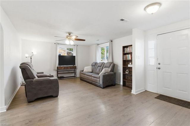 2404 Andrews BLVD, Hampton, VA 23666